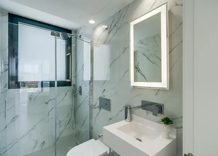 Moderna فيلة إِستيبونا