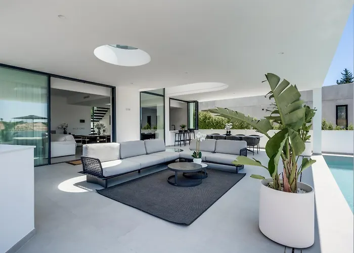 Moderna * إِستيبونا